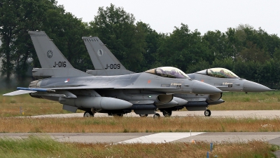 Photo ID 247350 by Richard de Groot. Netherlands Air Force General Dynamics F 16AM Fighting Falcon, J 016