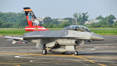 Photo ID 248835 by Diamond MD Dai. Taiwan Air Force General Dynamics F 16B Fighting Falcon, 6814