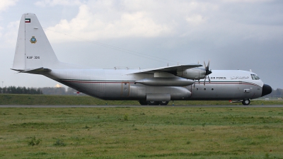 Photo ID 27892 by mark van der vliet. Kuwait Air Force Lockheed L 100 30 Hercules L 382G, KAF324