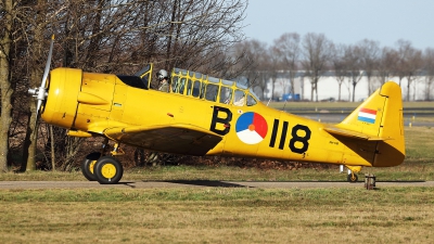 Photo ID 250969 by Carl Brent. Private Stichting Koninklijke Luchtmacht Historische Vlucht Noorduyn AT 16 Harvard IIb, PH IIB