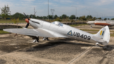 Photo ID 251259 by Andreas Zeitler - Flying-Wings. Myanmar Air Force Supermarine 377 Seafire F XV, UB409