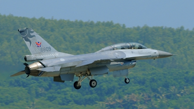 Photo ID 28213 by Diamond MD Dai. Taiwan Air Force General Dynamics F 16B Fighting Falcon, 6809