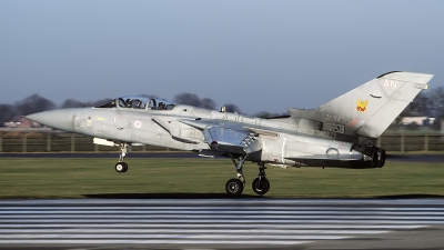 Photo ID 258468 by Chris Lofting. UK Air Force Panavia Tornado F3, ZE154