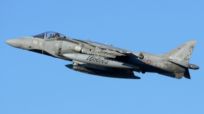 Photo ID 259100 by Alberto Gonzalez. Italy Navy McDonnell Douglas AV 8B Harrier ll, MM7201