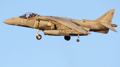 Photo ID 259154 by Alberto Gonzalez. Italy Navy McDonnell Douglas AV 8B Harrier ll, MM7201
