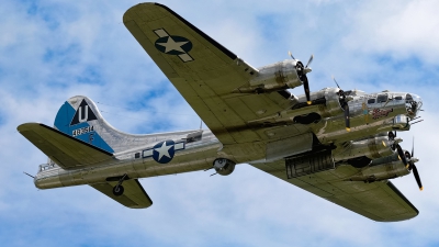 Photo ID 260022 by Rod Dermo. Private Commemorative Air Force Boeing B 17G Flying Fortress 299P, N9323Z