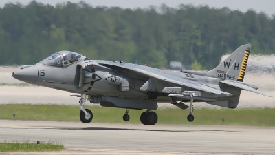 Photo ID 28994 by Rob Hendriks. USA Marines McDonnell Douglas AV 8B Harrier II, 163880