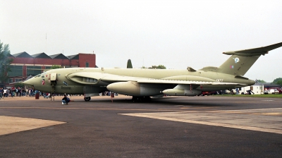 Photo ID 261377 by Michael Baldock. UK Air Force Handley Page Victor K2 HP 80, XM717