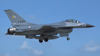 Photo ID 29031 by Lieuwe Hofstra. Netherlands Air Force General Dynamics F 16A Fighting Falcon, J 242