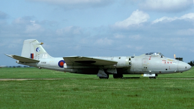 Photo ID 29062 by Joop de Groot. UK Air Force English Electric Canberra PR9, XH168