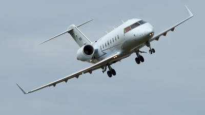 Photo ID 263233 by Stuart Thurtle. USA Federal Aviation Administration Canadair CL 600 2B16 Challenger 605, N89