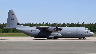 Photo ID 264081 by Günther Feniuk. Canada Air Force Lockheed Martin CC 130J Hercules C 130J 30 L 382, 130614