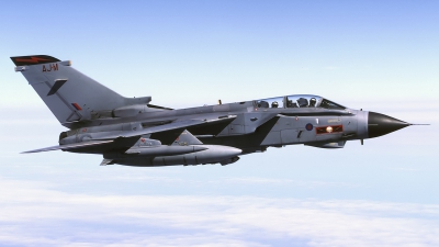 Photo ID 264343 by Chris Lofting. UK Air Force Panavia Tornado GR4, ZA587
