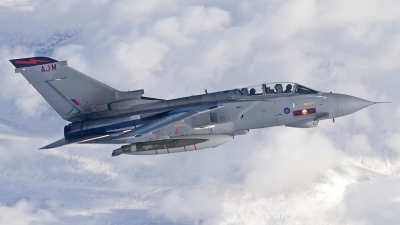 Photo ID 264344 by Chris Lofting. UK Air Force Panavia Tornado GR4, ZA587