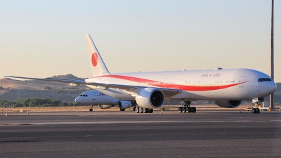 Photo ID 267364 by Ruben Galindo. Japan Air Force Boeing 777 3SB ER, 80 1112