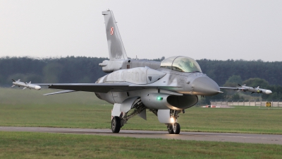 Photo ID 267362 by Milos Ruza. Poland Air Force General Dynamics F 16D Fighting Falcon, 4080