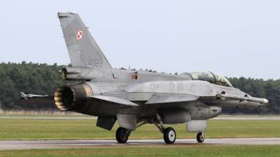 Photo ID 269665 by Milos Ruza. Poland Air Force General Dynamics F 16D Fighting Falcon, 4083