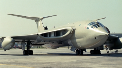 Photo ID 271702 by Michael Baldock. UK Air Force Handley Page Victor K2 HP 80, XL190