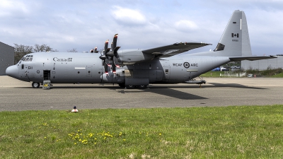 Photo ID 273943 by Matthias Becker. Canada Air Force Lockheed Martin CC 130J Hercules C 130J 30 L 382, 130611