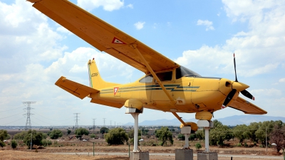 Photo ID 274394 by Carl Brent. Mexico Air Force Cessna 182S, 6399