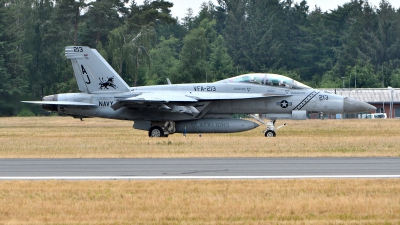 Photo ID 276574 by Tonnie Musila. USA Navy Boeing F A 18F Super Hornet, 168930