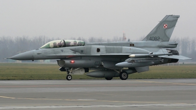 Photo ID 30391 by Tomasz Wasinski. Poland Air Force General Dynamics F 16D Fighting Falcon, 4082