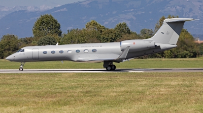 Photo ID 278093 by Marcello Cosolo. Italy Air Force Gulfstream Aerospace G550, MM62332