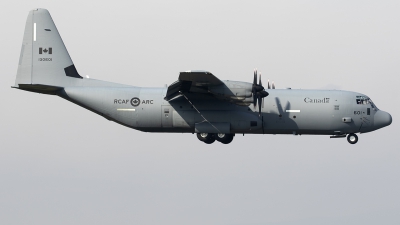 Photo ID 279326 by Chris Lofting. Canada Air Force Lockheed Martin CC 130J Hercules C 130J 30 L 382, 130601