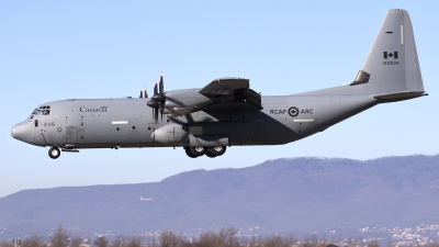 Photo ID 281458 by Chris Lofting. Canada Air Force Lockheed Martin CC 130J Hercules C 130J 30 L 382, 130605