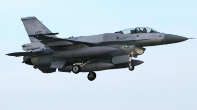 Photo ID 282546 by Manuel Fernandez. Bahrain Air Force General Dynamics F 16D Fighting Falcon, 1612