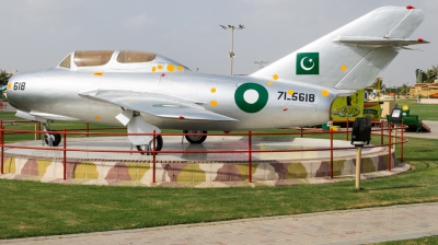 Photo ID 282810 by Hamza A. Mughal. Pakistan Air Force Shenyang FT 2, 71 5618