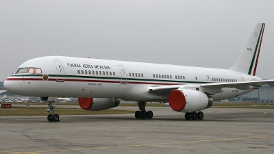 Photo ID 31470 by markus altmann. Mexico Air Force Boeing 757 225, XC UJM