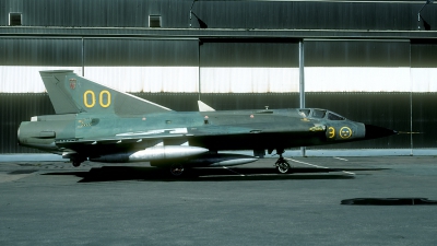 Photo ID 31691 by Joop de Groot. Sweden Air Force Saab J35F Draken, 35528