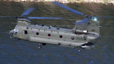 Photo ID 31853 by Paul Cameron. UK Air Force Boeing Vertol Chinook HC2 CH 47D, ZD983