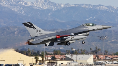 Photo ID 32043 by Nathan Havercroft. USA Air Force General Dynamics F 16C Fighting Falcon, 87 0297