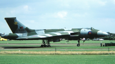 Photo ID 33208 by Arie van Groen. UK Air Force Avro 698 Vulcan B2, XL359