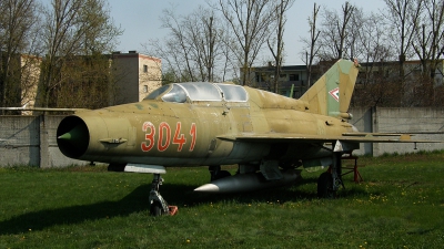 Photo ID 33676 by Gyula Rácz. Hungary Air Force Mikoyan Gurevich MiG 21UM, 3041