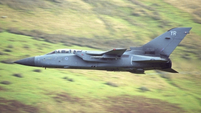 Photo ID 33918 by Scott Rathbone. UK Air Force Panavia Tornado F3, ZE729