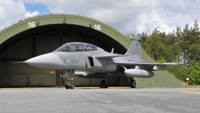 Photo ID 35592 by Lieuwe Hofstra. Czech Republic Air Force Saab JAS 39D Gripen, 9819