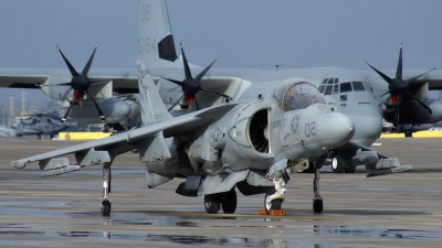 Photo ID 35695 by Vincent de Wissel. USA Marines McDonnell Douglas AV 8B Harrier ll, 165006