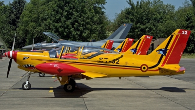 Photo ID 36516 by D. A. Geerts. Belgium Air Force SIAI Marchetti SF 260M, ST 32