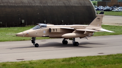 Photo ID 37233 by CHARLES OSTA. UK Air Force Sepecat Jaguar GR3A, XX725