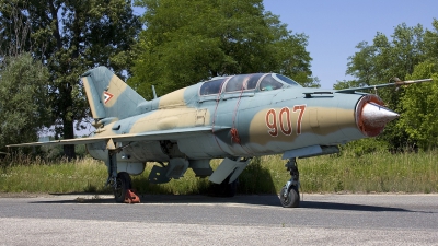 Photo ID 37541 by Chris Lofting. Hungary Air Force Mikoyan Gurevich MiG 21UM, 907