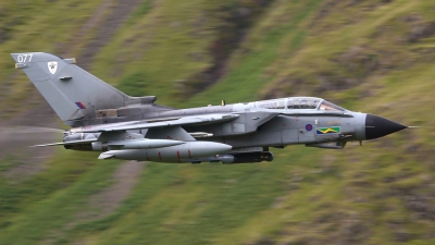 Photo ID 38185 by David Marshall. UK Air Force Panavia Tornado GR4, ZD707