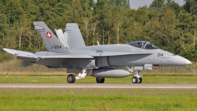 Photo ID 38321 by Peter Terlouw. Switzerland Air Force McDonnell Douglas F A 18C Hornet, J 5014