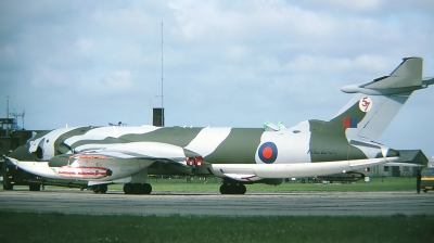 Photo ID 38475 by Arie van Groen. UK Air Force Handley Page Victor K2 HP 80, XL231