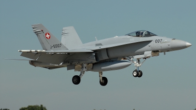 Photo ID 38589 by Klemens Hoevel. Switzerland Air Force McDonnell Douglas F A 18C Hornet, J 5007