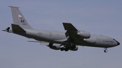 Photo ID 38808 by Robin Coenders / VORTEX-images. USA Air Force Boeing KC 135R Stratotanker 717 100, 62 3571