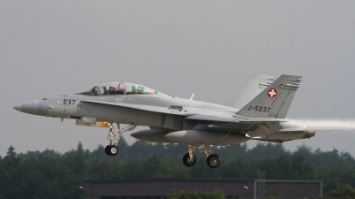 Photo ID 39002 by Bert van Wijk. Switzerland Air Force McDonnell Douglas F A 18D Hornet, J 5237