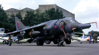 Photo ID 39095 by Mike Hopwood. UK Air Force Hawker Siddeley Harrier GR 3, XZ132